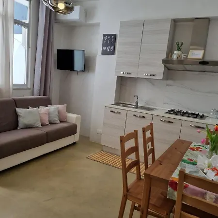 Sike Apartment Giardini Naxos